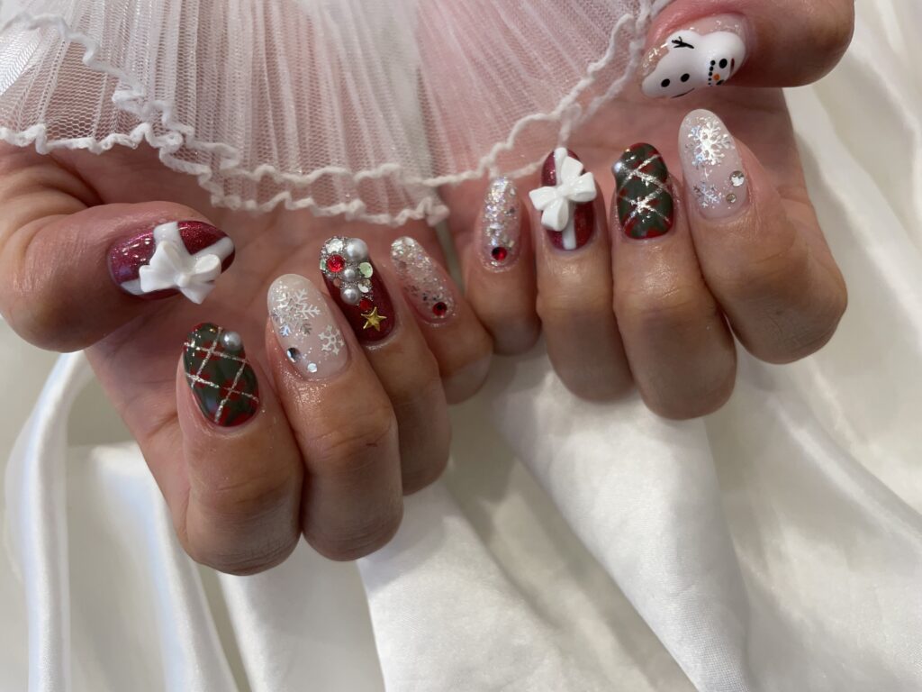 クリスマスアートNail【7LOOKS mocha 粟田】